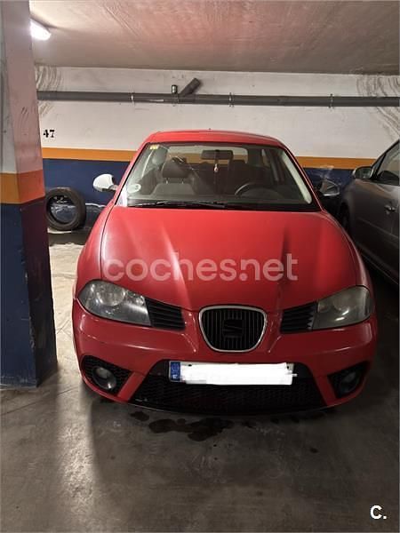 Rojo Usado 2007 Seat Ibiza Reference Berlina | 2200 € (Buen precio) - Imagen 1/4