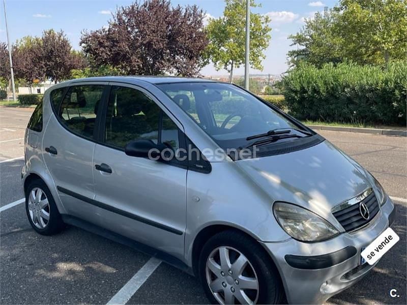 Usado Mercedes A170 Classic 90 CV (66 kW) 2002 Gris / plata Monovolumen