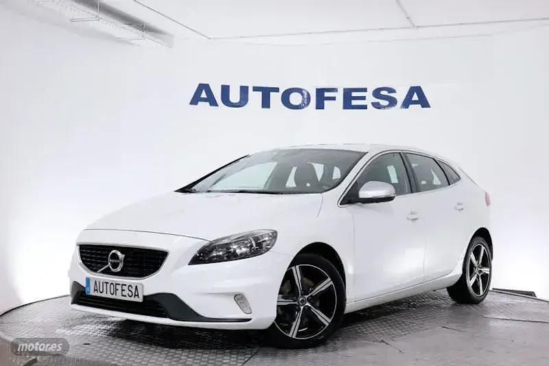Blanco Usado 2016 Volvo V40 R-Design Berlina | 12.500 € (Precio justo) - Imagen 1/4