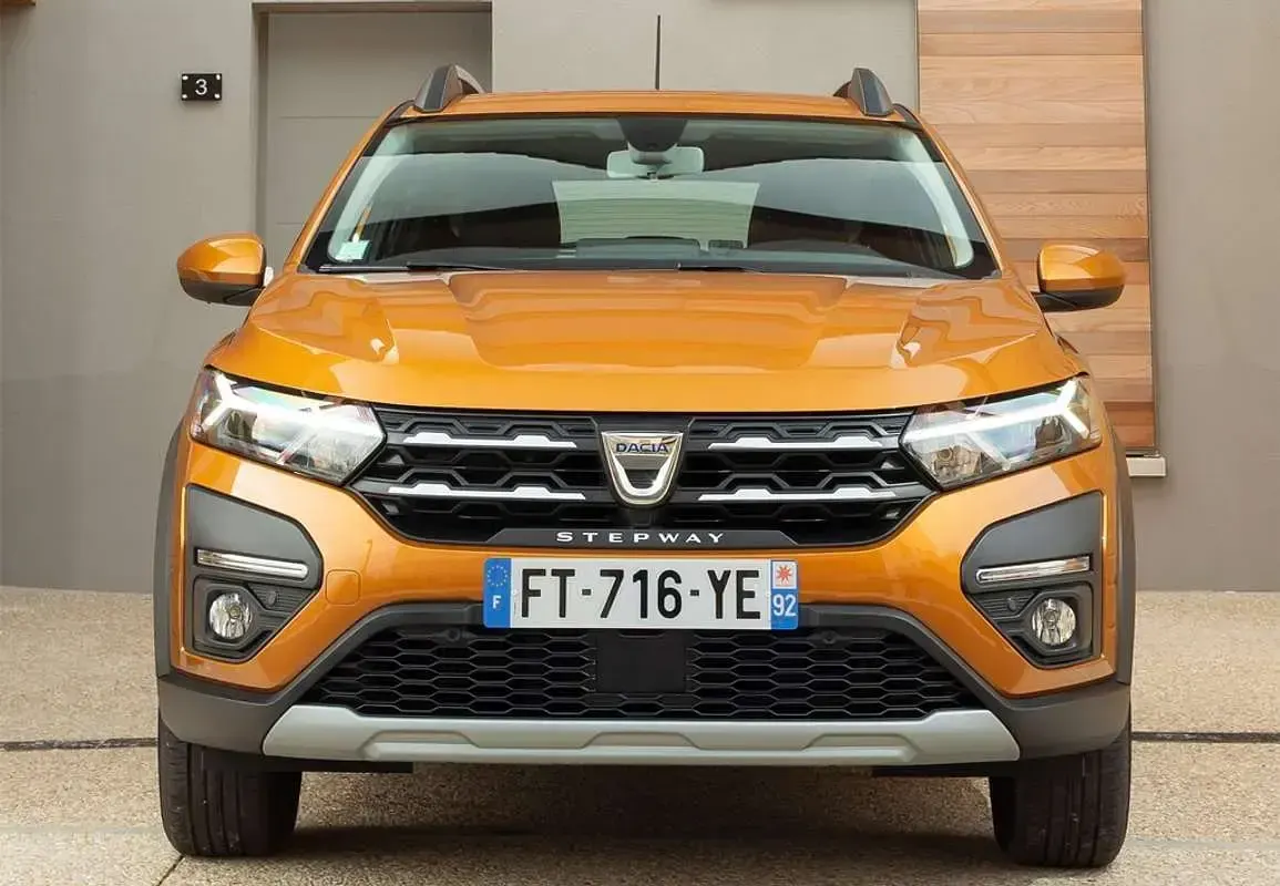 Usado Dacia Sandero Comfort 91 CV (66 kW) 2021 Negro Utilitario