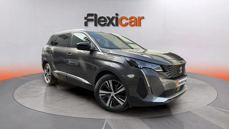 Usado Peugeot 5008 Allure 131 HP (96 kW) 2023 SUV