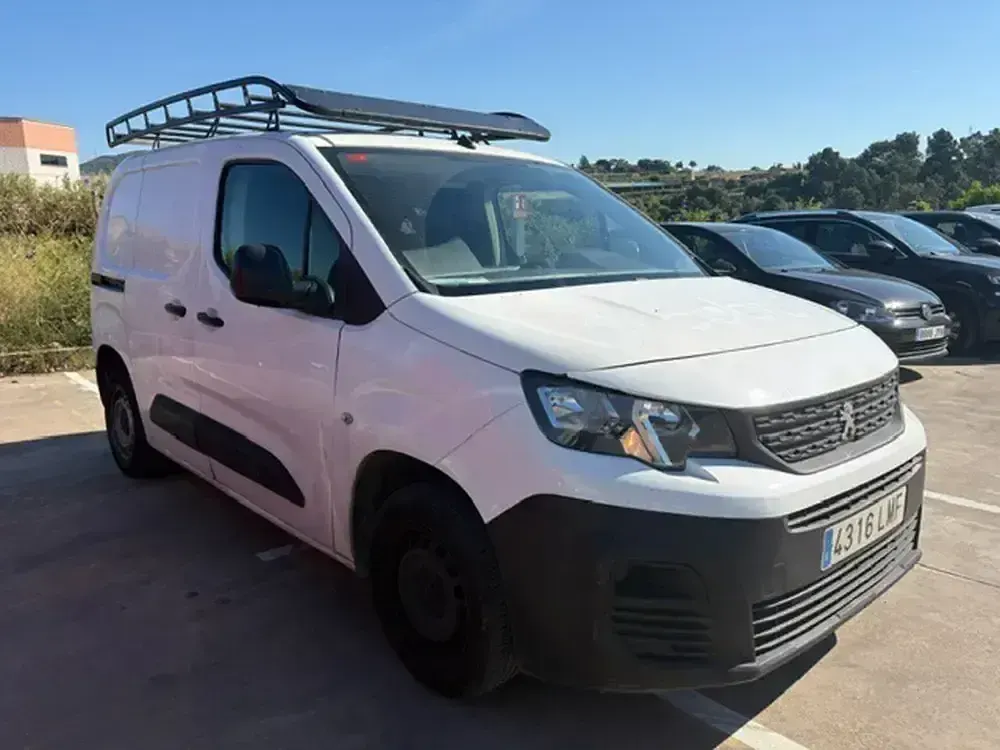 Usado Peugeot Partner Premium 98 CV (72 kW) 2021 Blanco Monovolumen