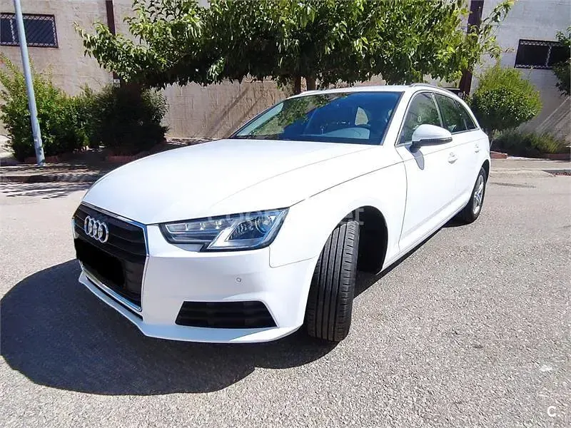 Usado Audi A4 122 CV (89 kW) 2018 Blanco Familiar