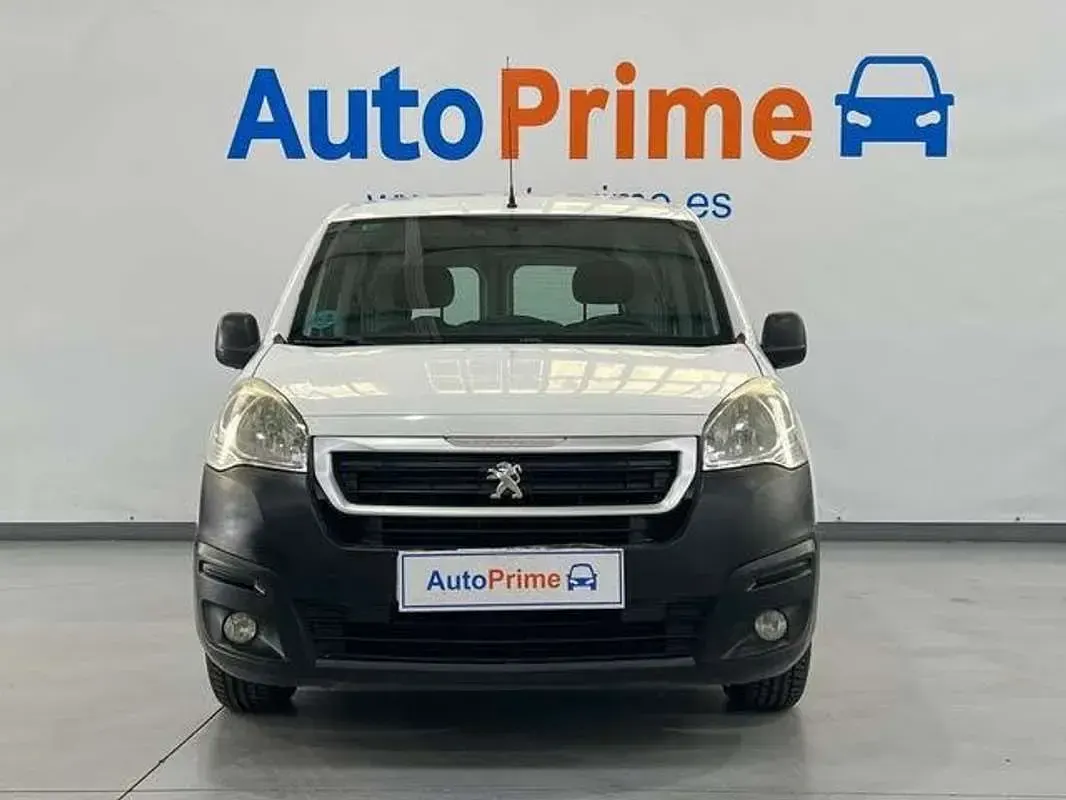 Usado Peugeot TePee Access 75 CV (55 kW) 2017 Blanco Van