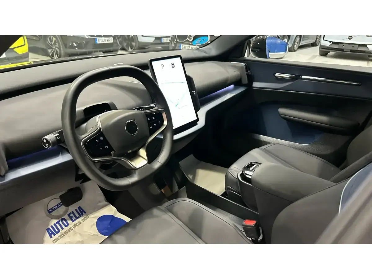 Usado Volvo EX30 Plus 200 kW (272 CV) 2024 Negro SUV