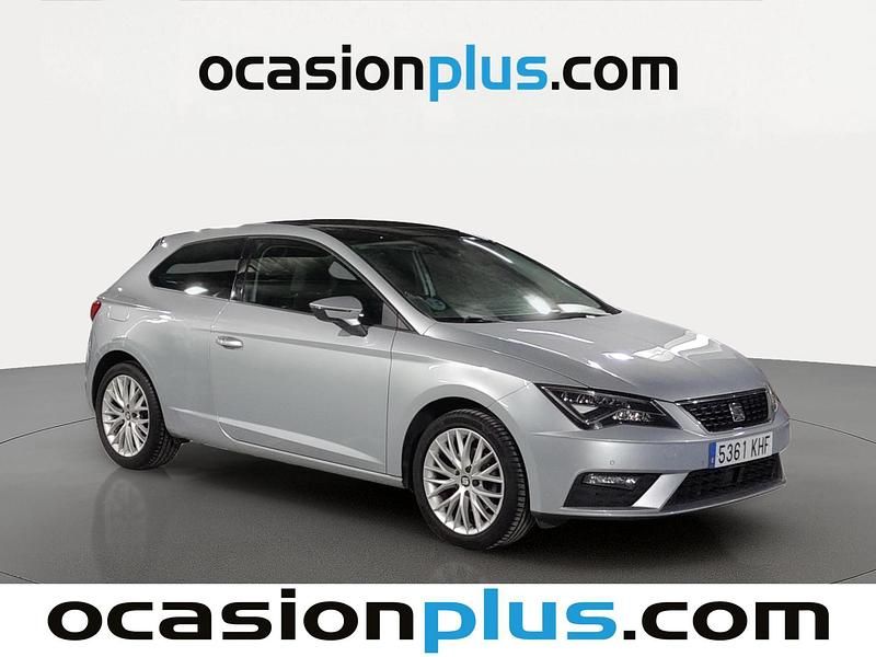 Usado Seat Leon Style Plus 125 CV (91 kW) 2018 Gris plata Utilitario