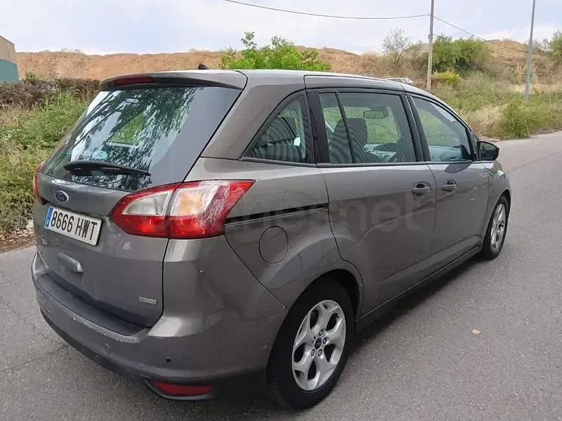 Usado Ford C-MAX 125 CV (91 kW) 2014 Beige Monovolumen