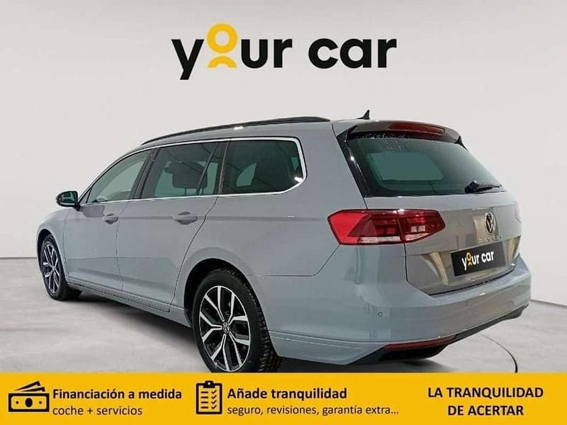 Usado VW Passat Executive 150 CV (110 kW) 2022 Gris / plata Familiar