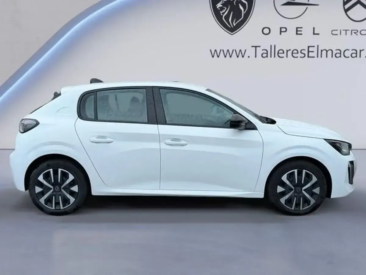 Usado Peugeot 208 Active 100 CV (73 kW) 2024 Blanco Utilitario