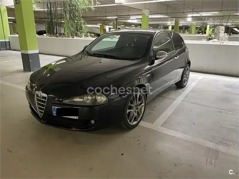 Usado Alfa Romeo 147 105 CV (77 kW) 2007 Negro Utilitario