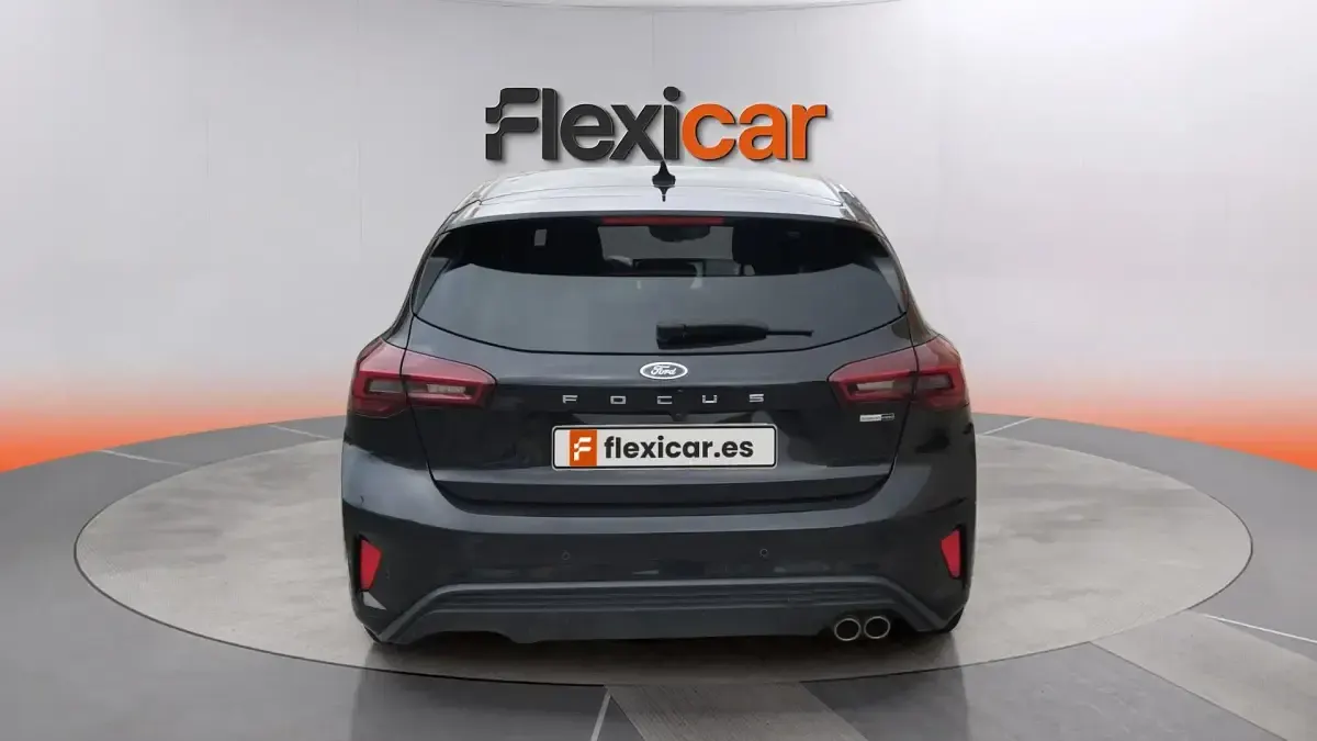 Usado Ford Focus ST-Line 125 CV (91 kW) 2023 Negro Berlina