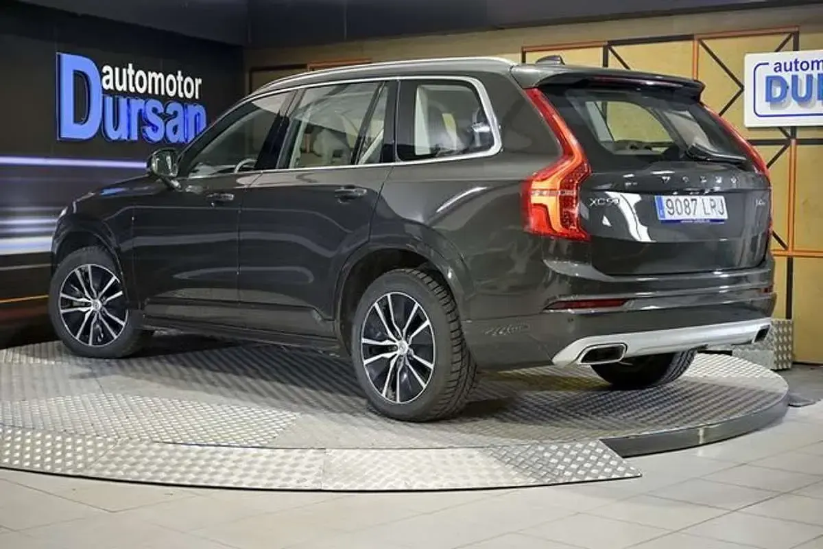 Usado Volvo XC90 Momentum 238 CV (175 kW) 2021 Gris SUV