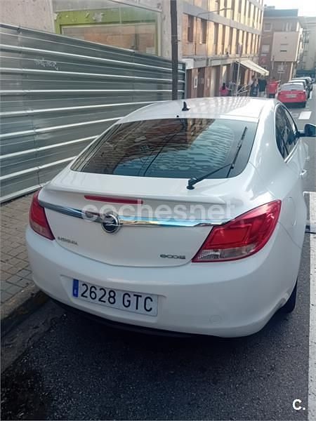 Usado Opel Insignia Cosmo 130 CV (95 kW) 2010 Blanco Berlina