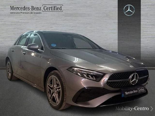 Usado Mercedes A250 AMG line 218 CV (160 kW) 2025 Gris montaña Utilitario