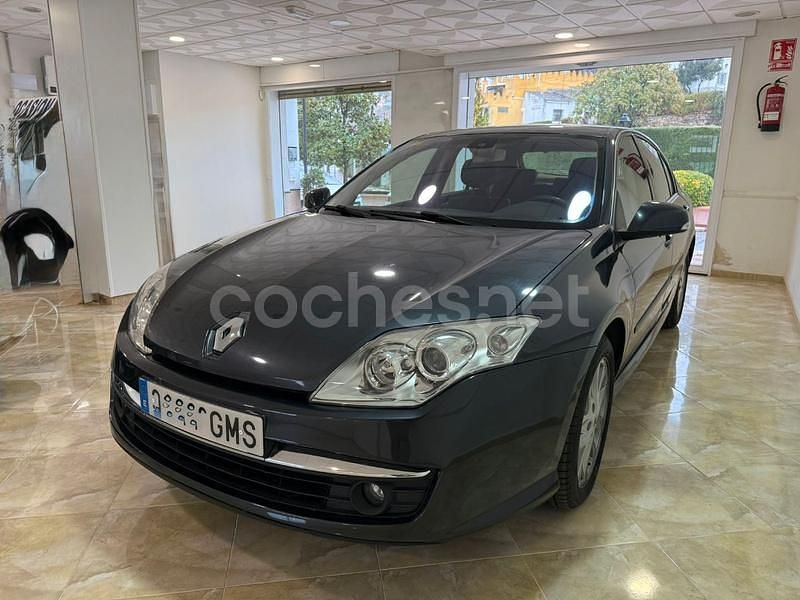 Gris / plata Usado 2009 Renault Laguna III Dynamique Berlina | 6490 € (Caro) - Imagen 1/4