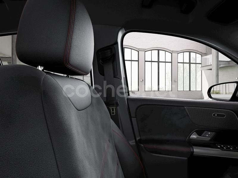 Usado Mercedes GLA200 AMG line 150 CV (110 kW) 2025 Gris montaña SUV