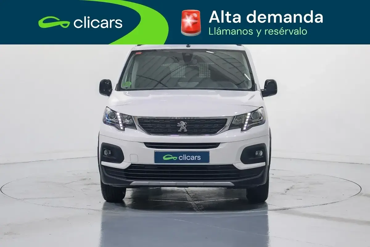 Usado Peugeot Rifter Allure 100 CV (73 kW) 2022 Blanco Monovolumen