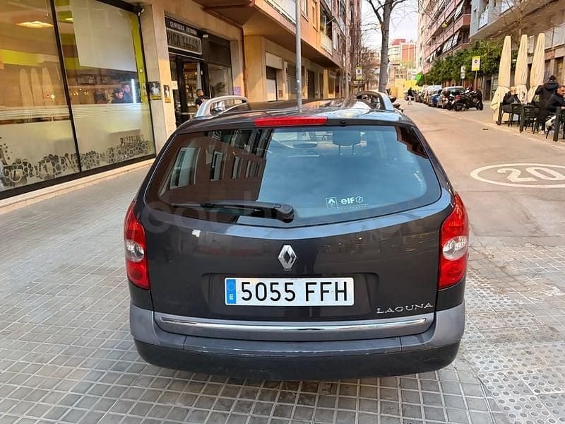 Usado Renault Laguna II Dynamique 135 CV (99 kW) 2006 Gris / plata Familiar