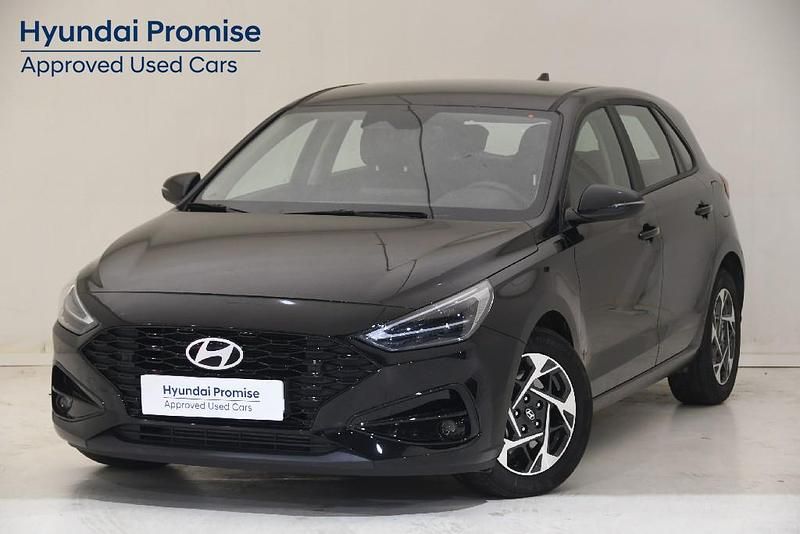 Usado Hyundai i30 100 CV (73 kW) 2024 Negro