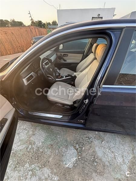 Usado BMW 318 143 CV (105 kW) 2011 Azul Berlina