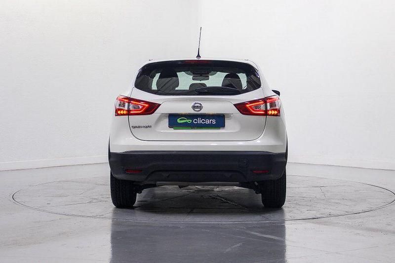 Usado Nissan Qashqai Acenta 130 CV (95 kW) 2017 Blanco SUV