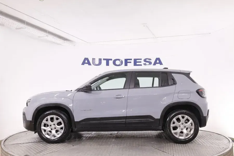 Begagnad Jeep Avenger 100 HK (73 kW) 2025 Grå SUV