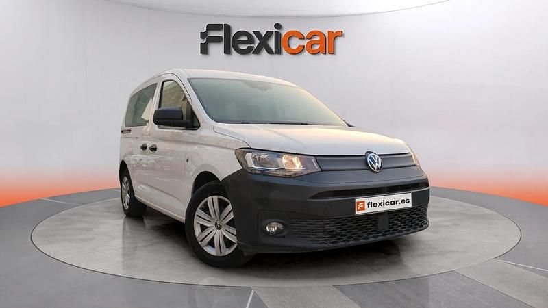 Usado VW Caddy Trendline 102 CV (75 kW) 2021 Blanco Monovolumen