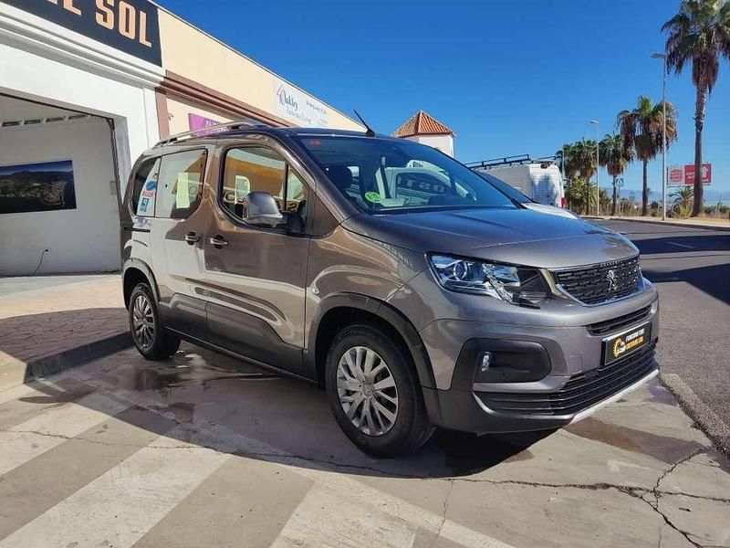 Usado Peugeot Rifter Allure 102 CV (75 kW) 2021 Gris Monovolumen