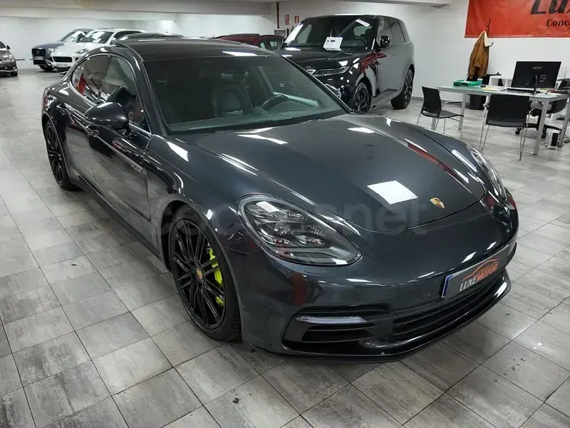 Usado Porsche Panamera 4 462 CV (339 kW) 2020 Gris / plata Berlina