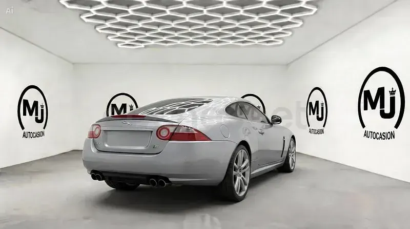 Usado Jaguar XKR 416 CV (305 kW) 2007 Gris / plata Coupe
