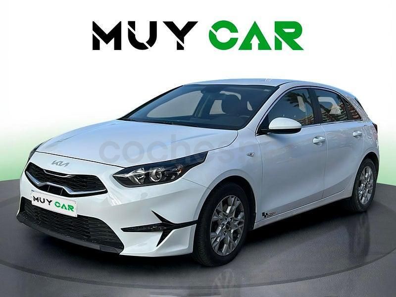 Usado Kia Ceed 100 CV (73 kW) 2023 Blanco Utilitario