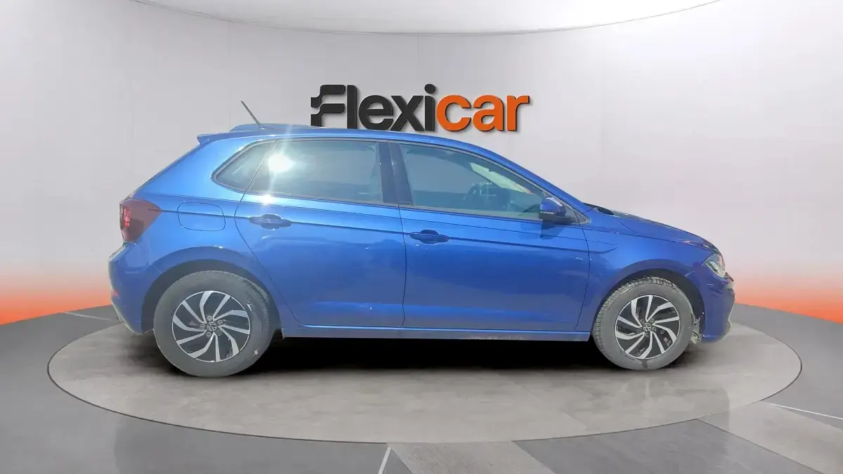 Usado VW Polo Life 95 CV (69 kW) 2022 Azul Utilitario