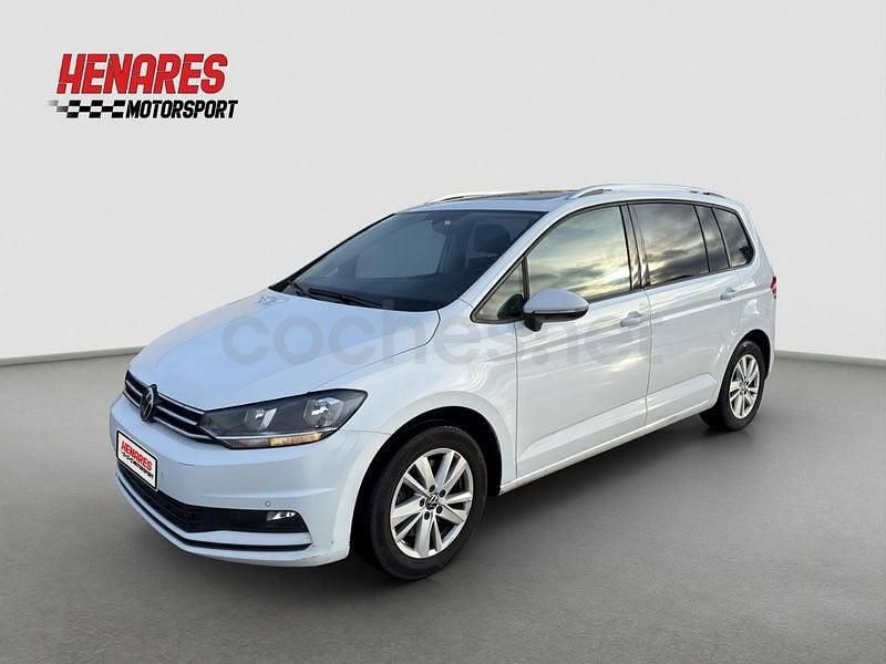 Usado VW Touran Advance 122 CV (89 kW) 2022 Blanco Monovolumen