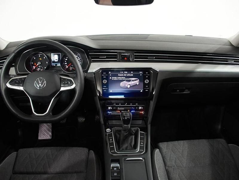 Usado VW Passat Executive 150 CV (110 kW) 2024 Gris manganeso (metalizado) Familiar