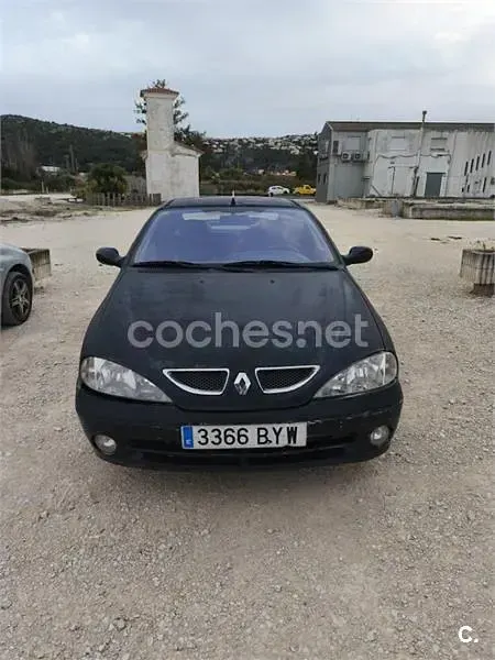 Usado Renault Mégane Coupé Dynamique 95 CV (69 kW) 2002 Verde Coupe