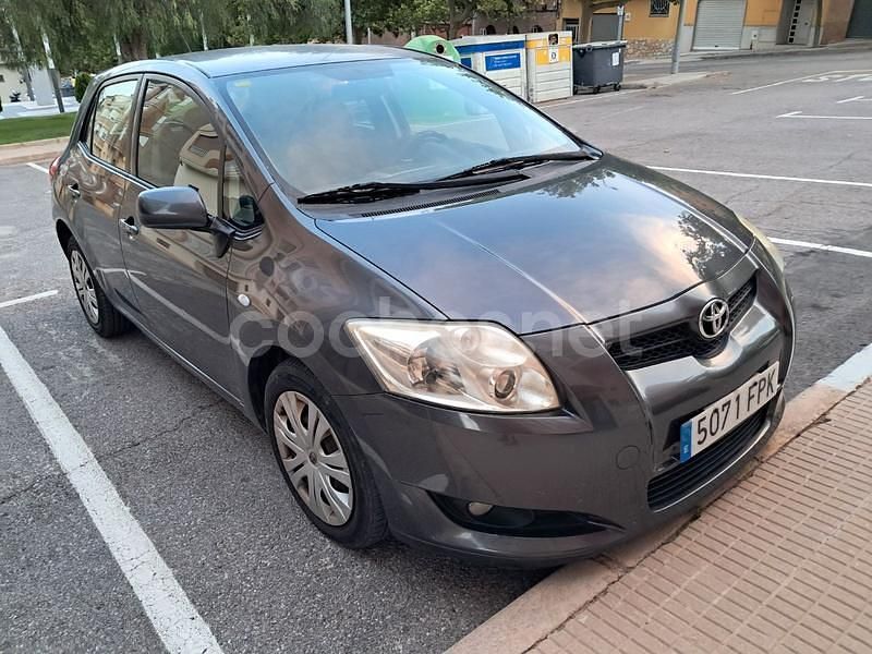 Gris / plata Usado 2007 Toyota Auris Luna Berlina | 5300 € (Precio justo) - Imagen 1/4