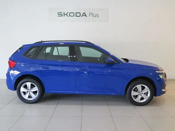 Usado Skoda Kamiq Active 95 CV (69 kW) 2022 Azul SUV