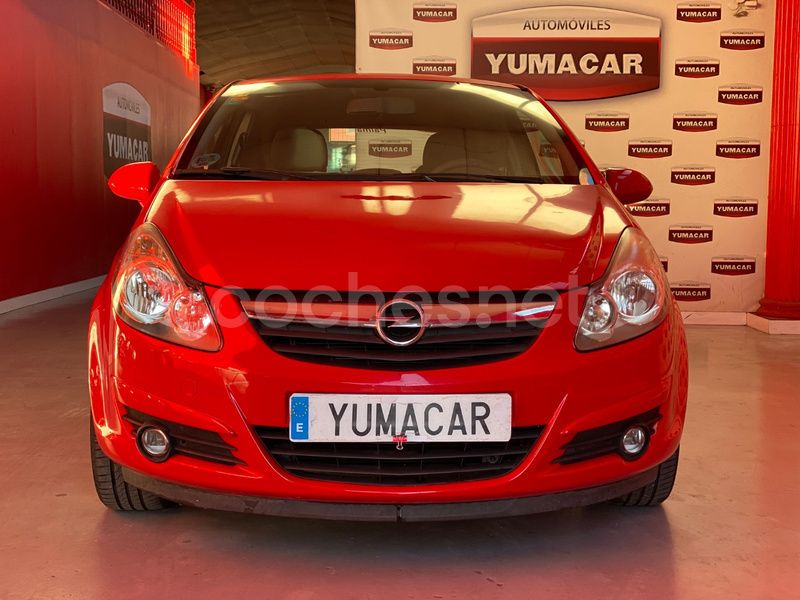 Rojo Usado 2007 Opel Corsa Enjoy Berlina | 3990 € (Precio justo) - Imagen 1/4