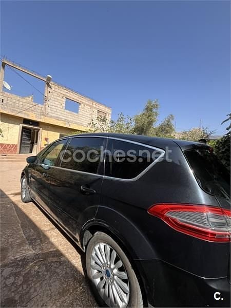 Usado Ford S-MAX Titanium 140 CV (102 kW) 2012 Negro Monovolumen