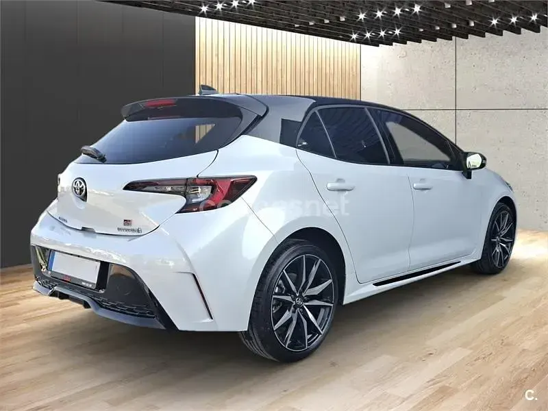 Usado Toyota Corolla 140 CV (102 kW) 2023 Blanco Berlina