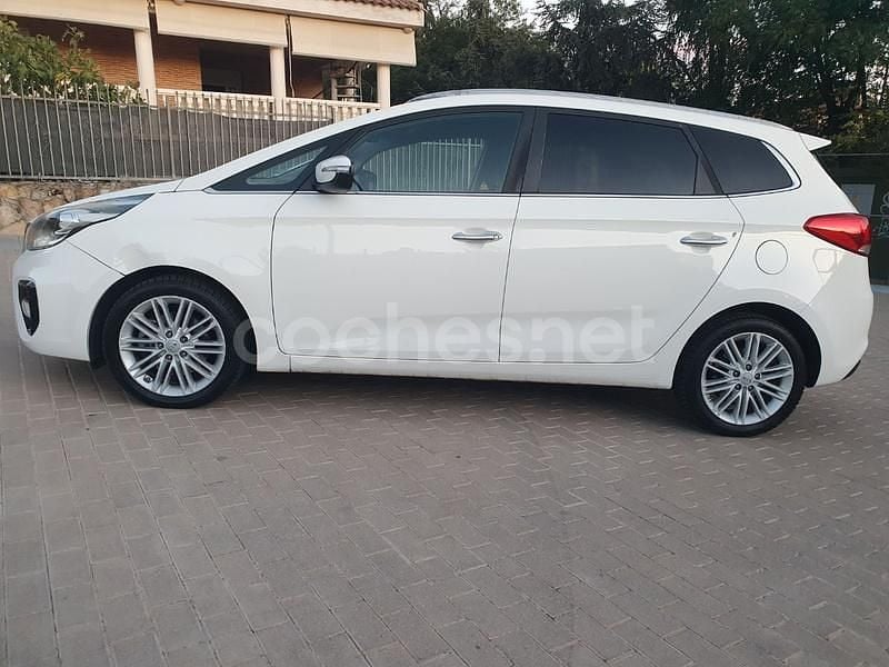 Blanco Usado 2018 Kia Carens Monovolumen | 8999 € (Buen precio) - Imagen 1/4