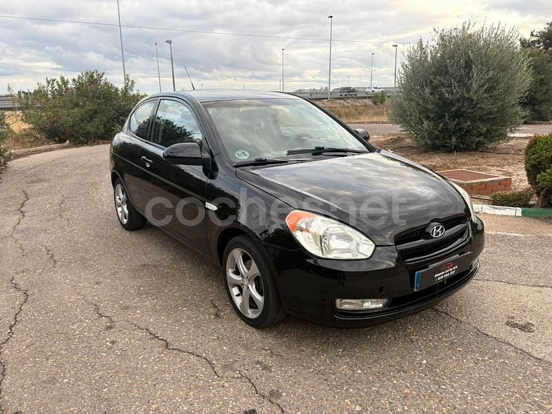 Usado Hyundai Accent 110 CV (80 kW) 2006 Negro Berlina