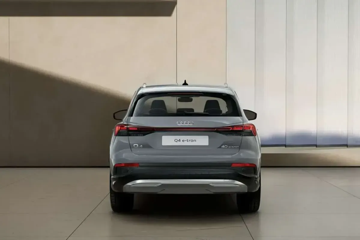 Nuevo Audi Q4 e-tron Advanced Plus 150 kW (204 CV) 2026 Gris SUV
