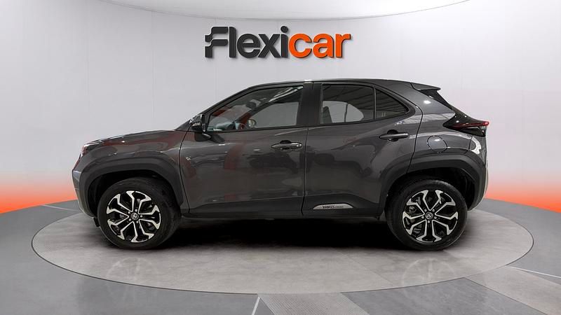 Usado Toyota Yaris Hybrid Active 116 CV (85 kW) 2024 Gris