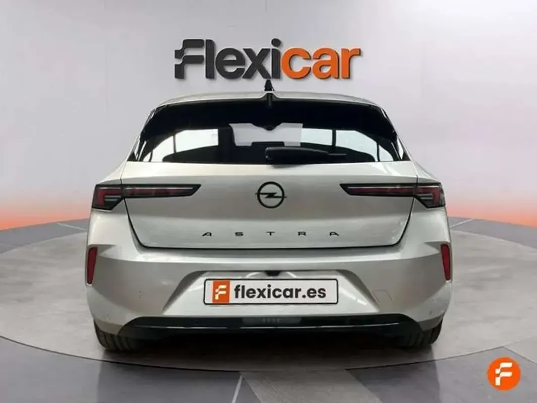 Usado Opel Astra 131 CV (96 kW) 2023 Gris Utilitario