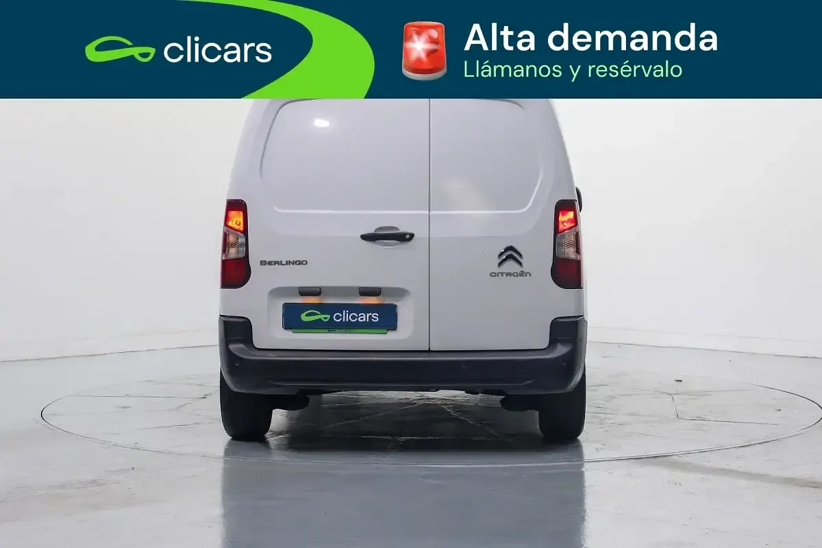 Usado Citroën Berlingo 100 CV (73 kW) 2022 Blanco Monovolumen
