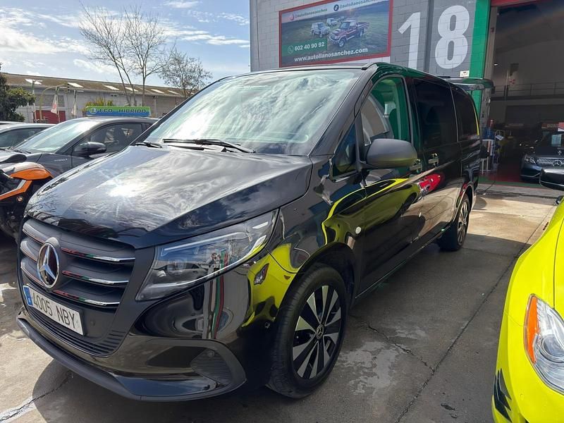 Usado Mercedes Vito 164 CV (120 kW) 2025 Negro Van