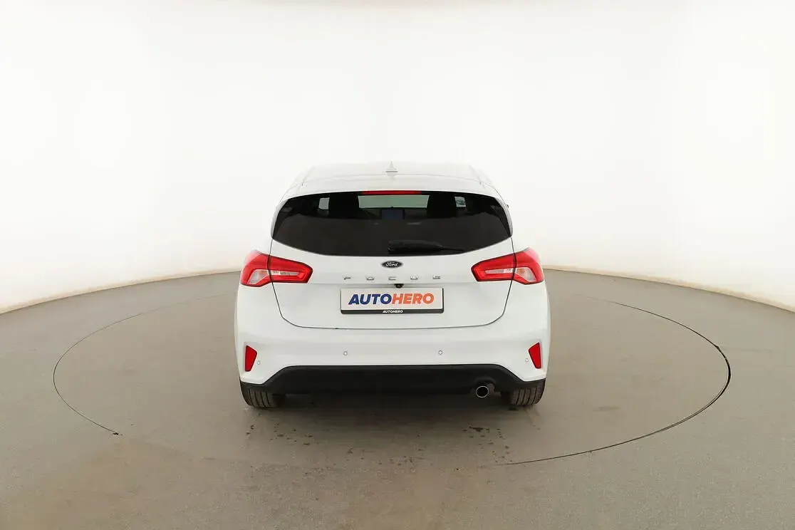 Usado Ford Focus Trend+ 125 CV (91 kW) 2019 Blanco Berlina