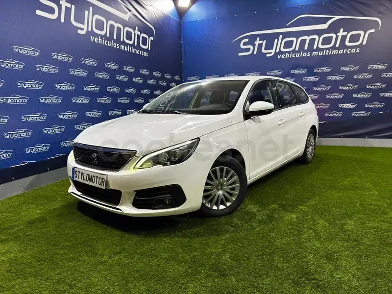 Usado Peugeot 308 SW Active 130 CV (95 kW) 2021 Blanco Familiar