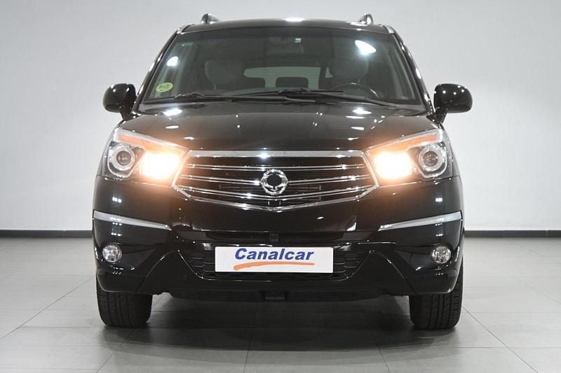 Usado SsangYong Rodius 155 CV (114 kW) 2013 Negro Monovolumen